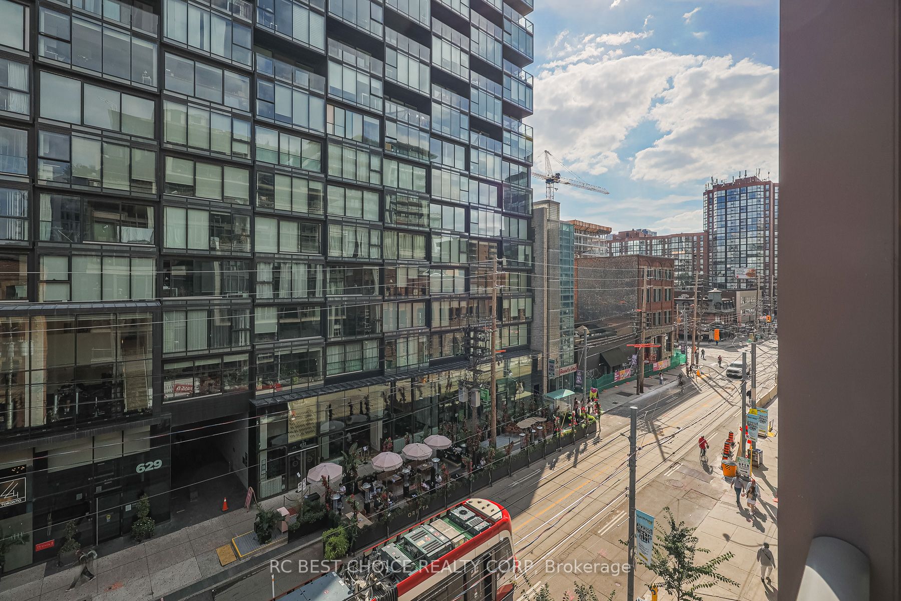 650 King St W, #410
