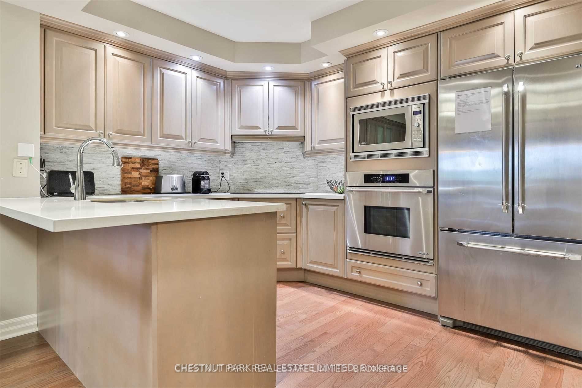 2727 Yonge St, #711