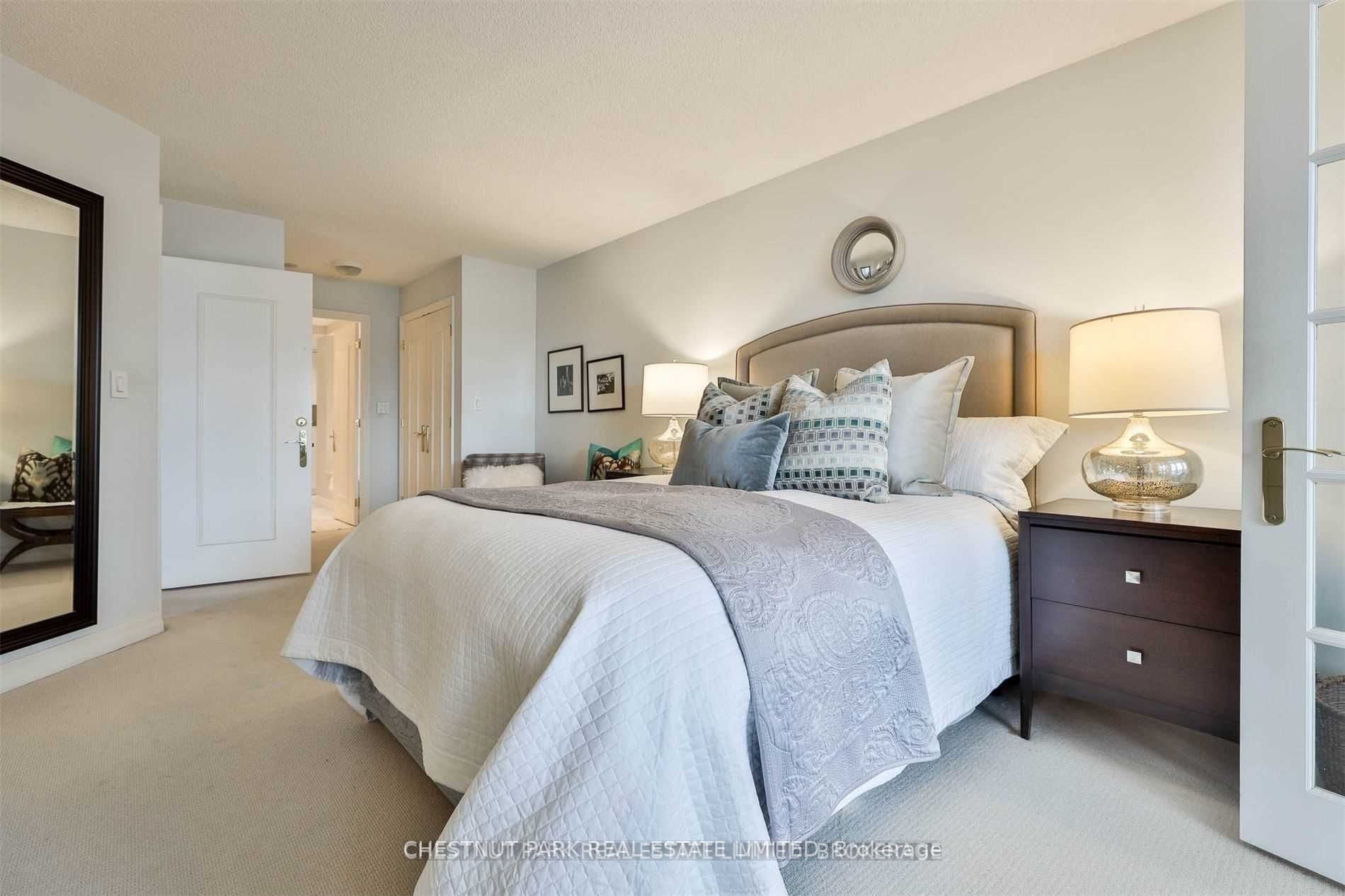 2727 Yonge St, #711