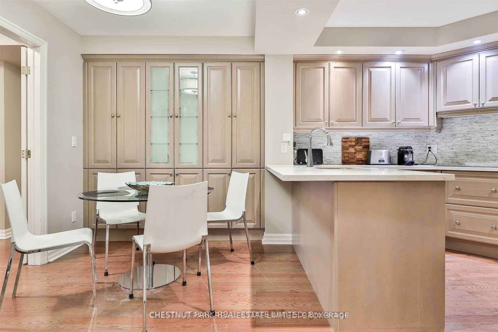 2727 Yonge St, #711