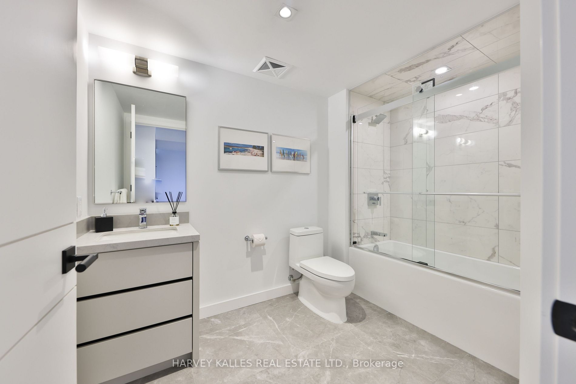 215 Lonsdale Rd, #1206