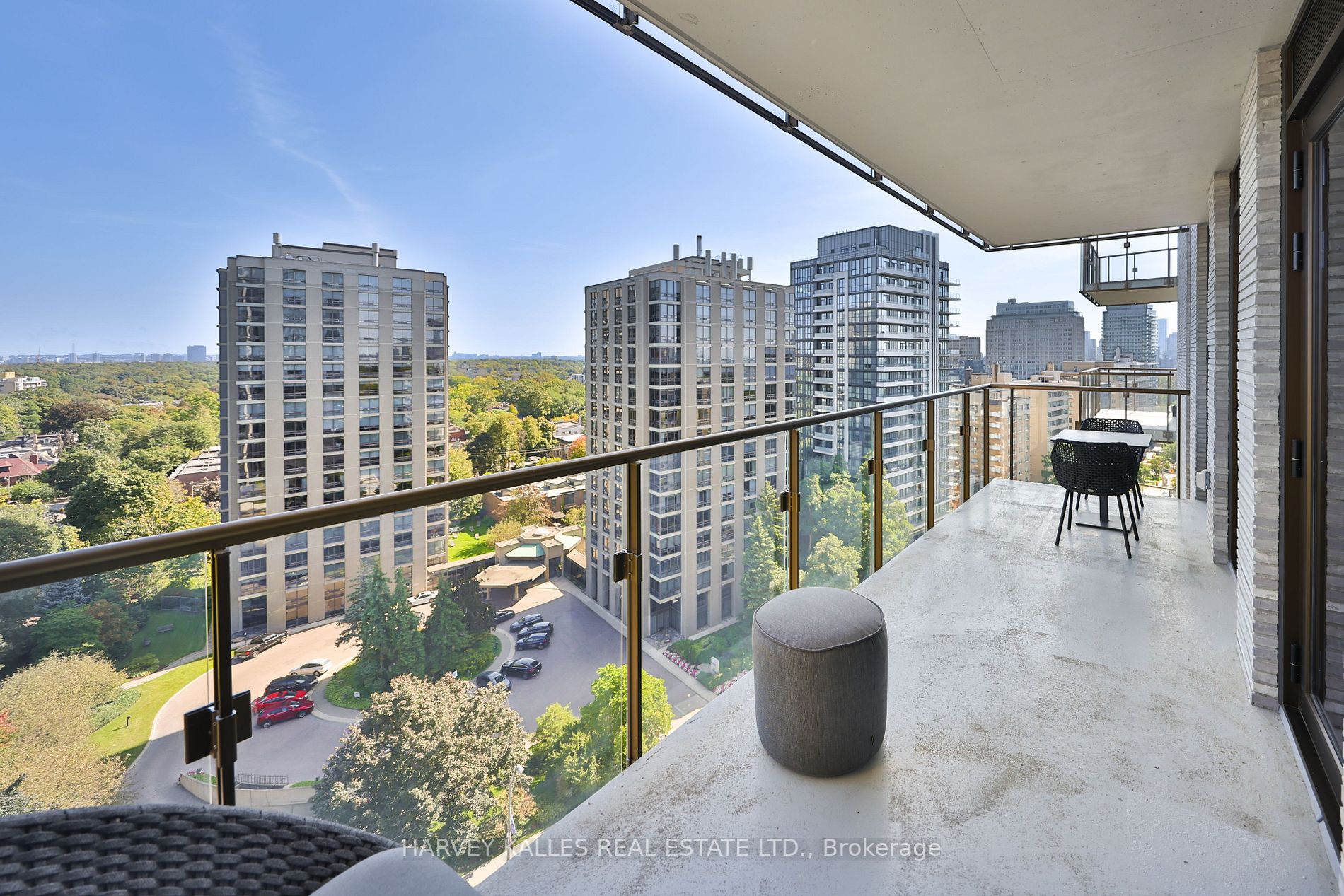 215 Lonsdale Rd, #1206