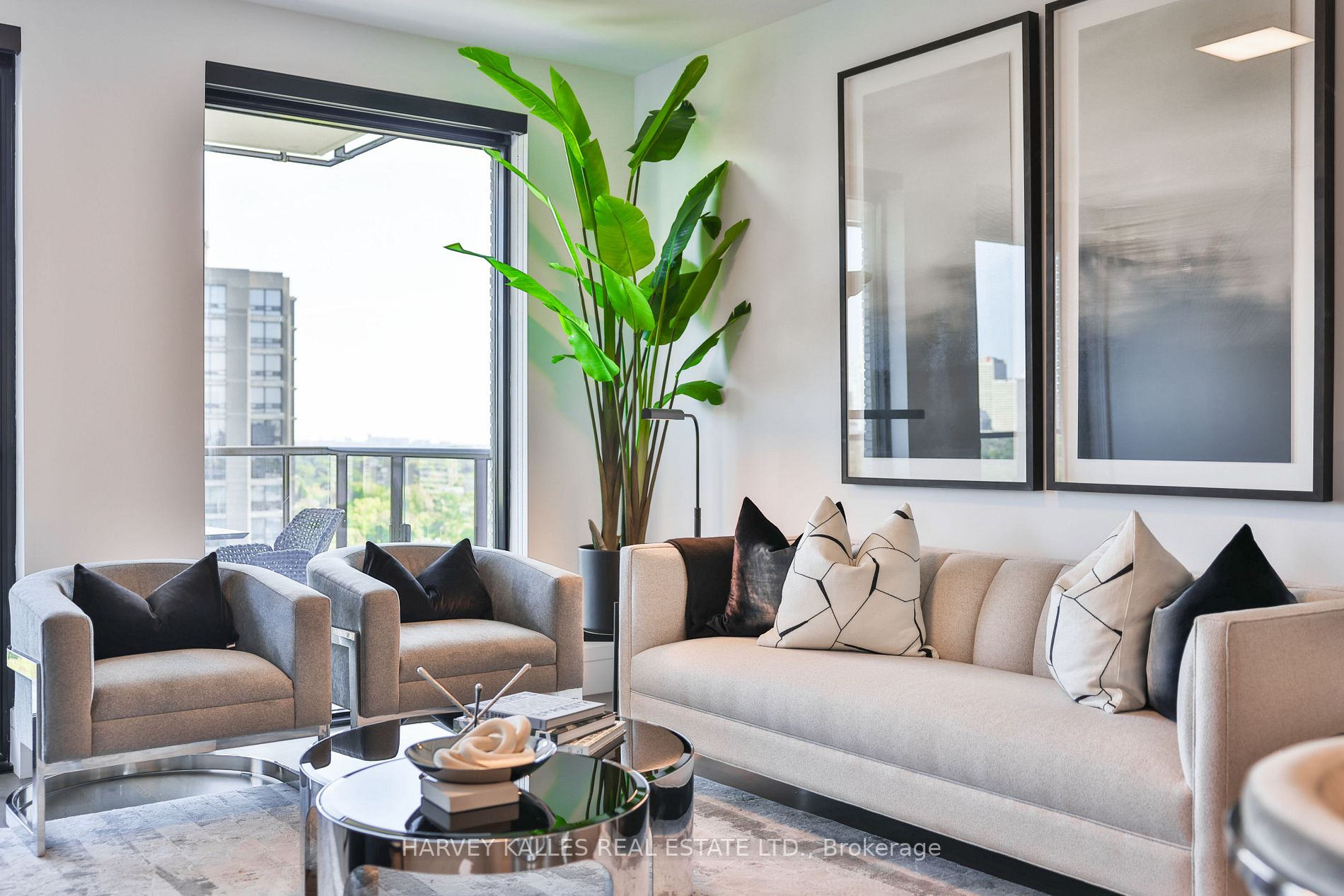 215 Lonsdale Rd, #1206