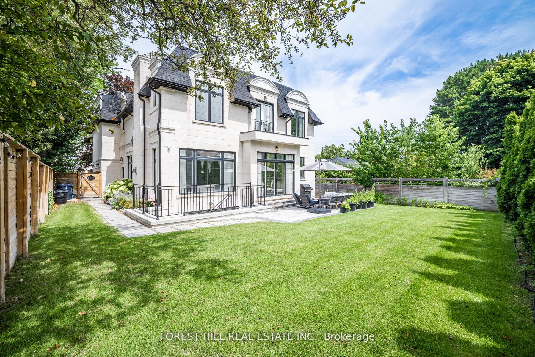 61 Hawksbury Drive