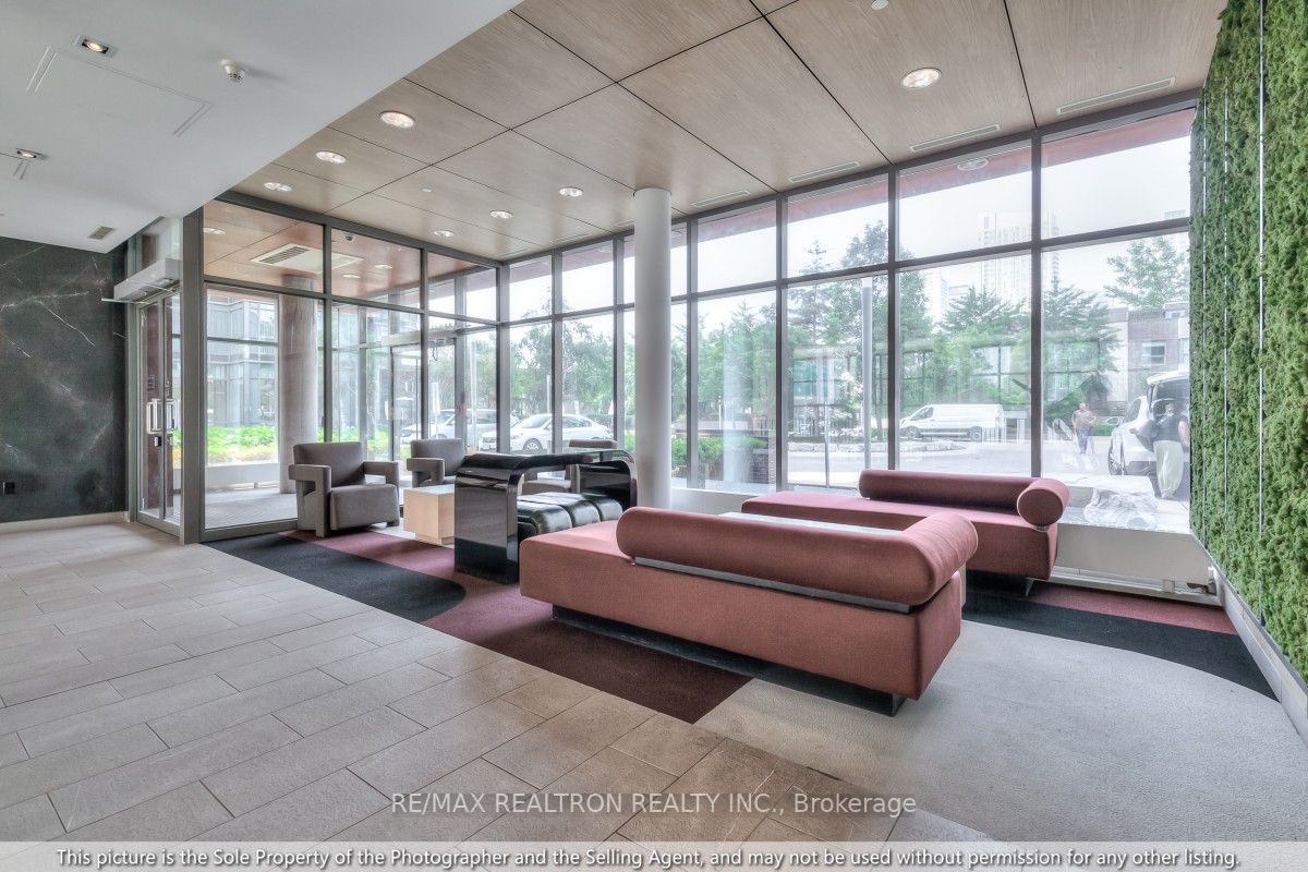 15 Brunel Crt, #715