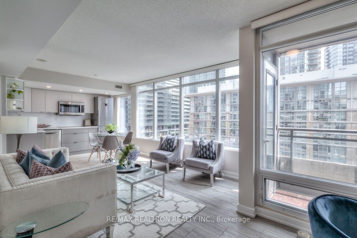 15 Brunel Crt, #715