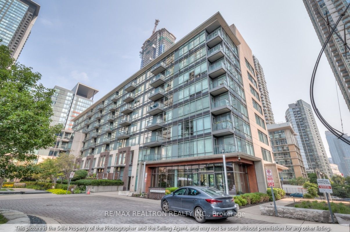 15 Brunel Crt, #715