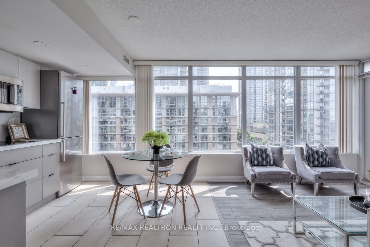 15 Brunel Crt, #715