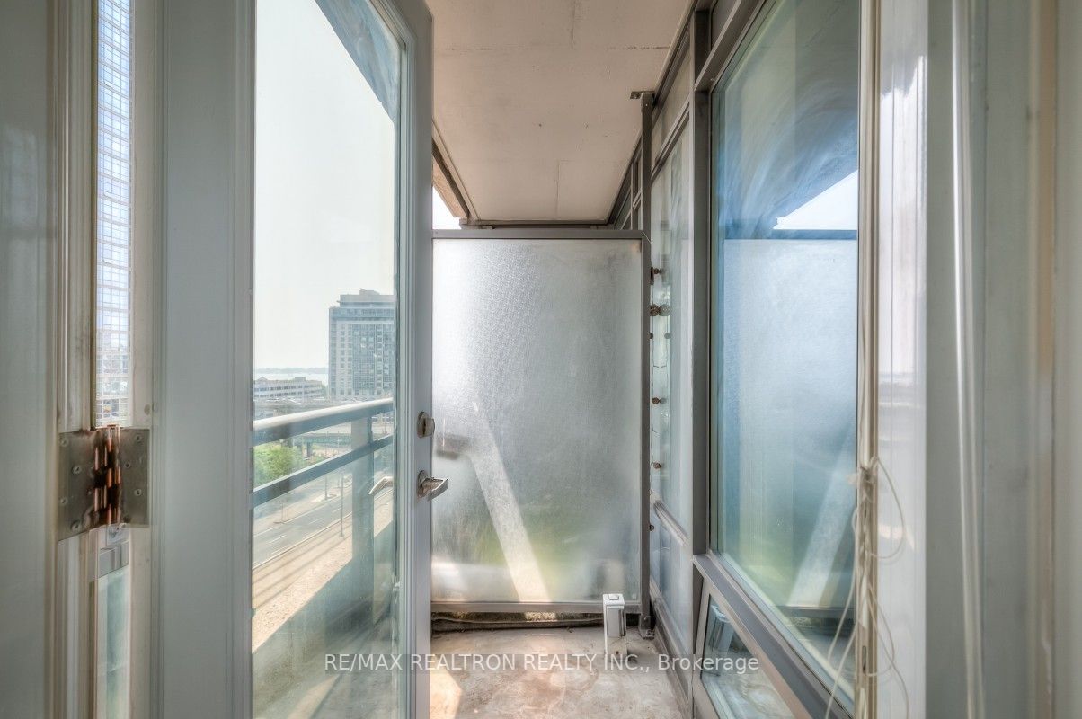 15 Brunel Crt, #715