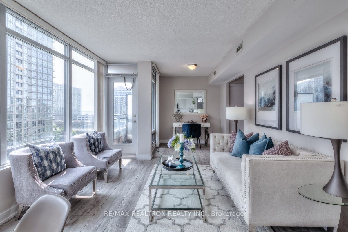 15 Brunel Crt, #715