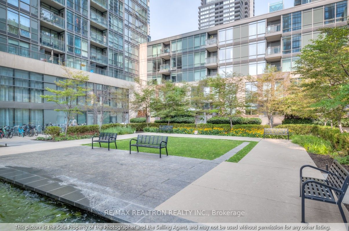 15 Brunel Crt, #715