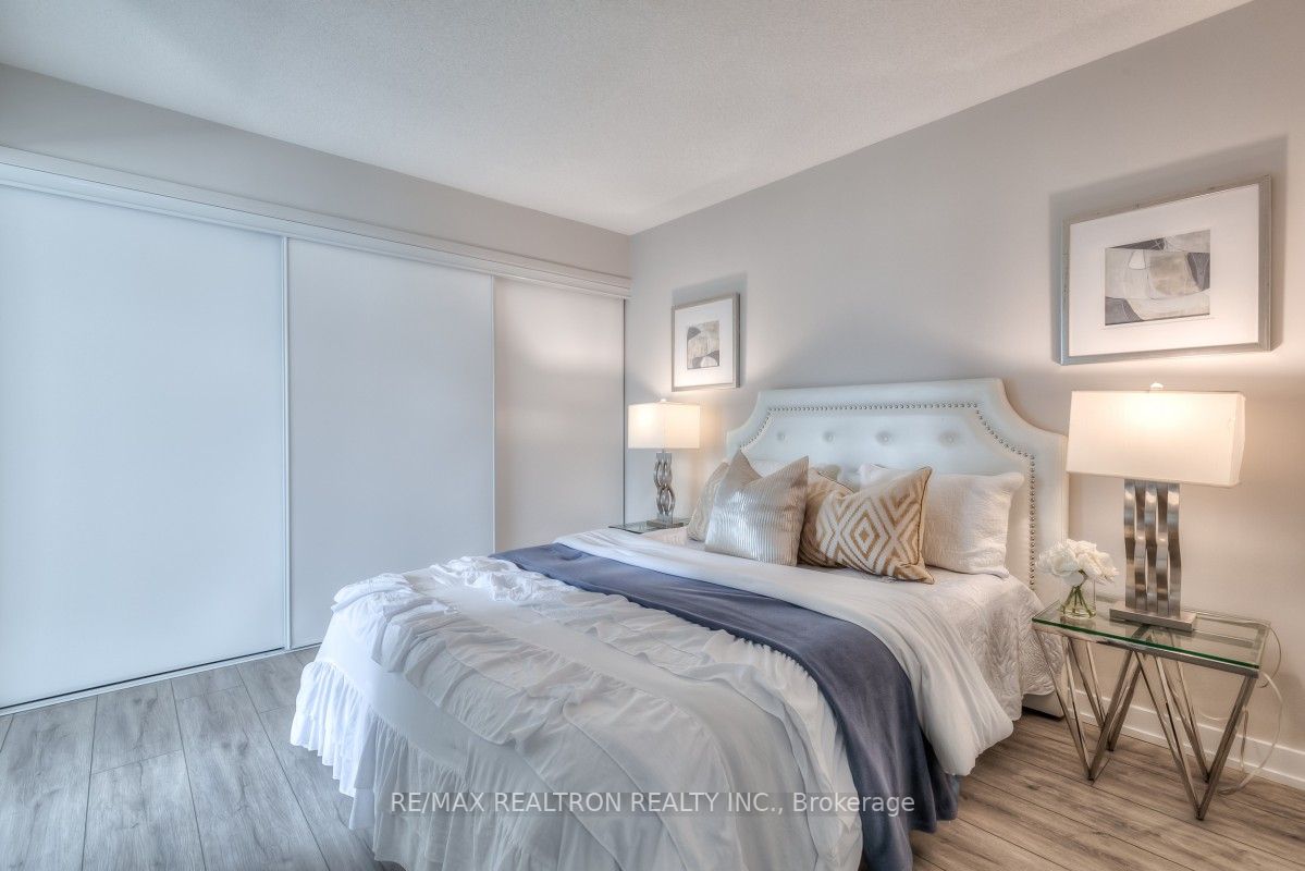 15 Brunel Crt, #715