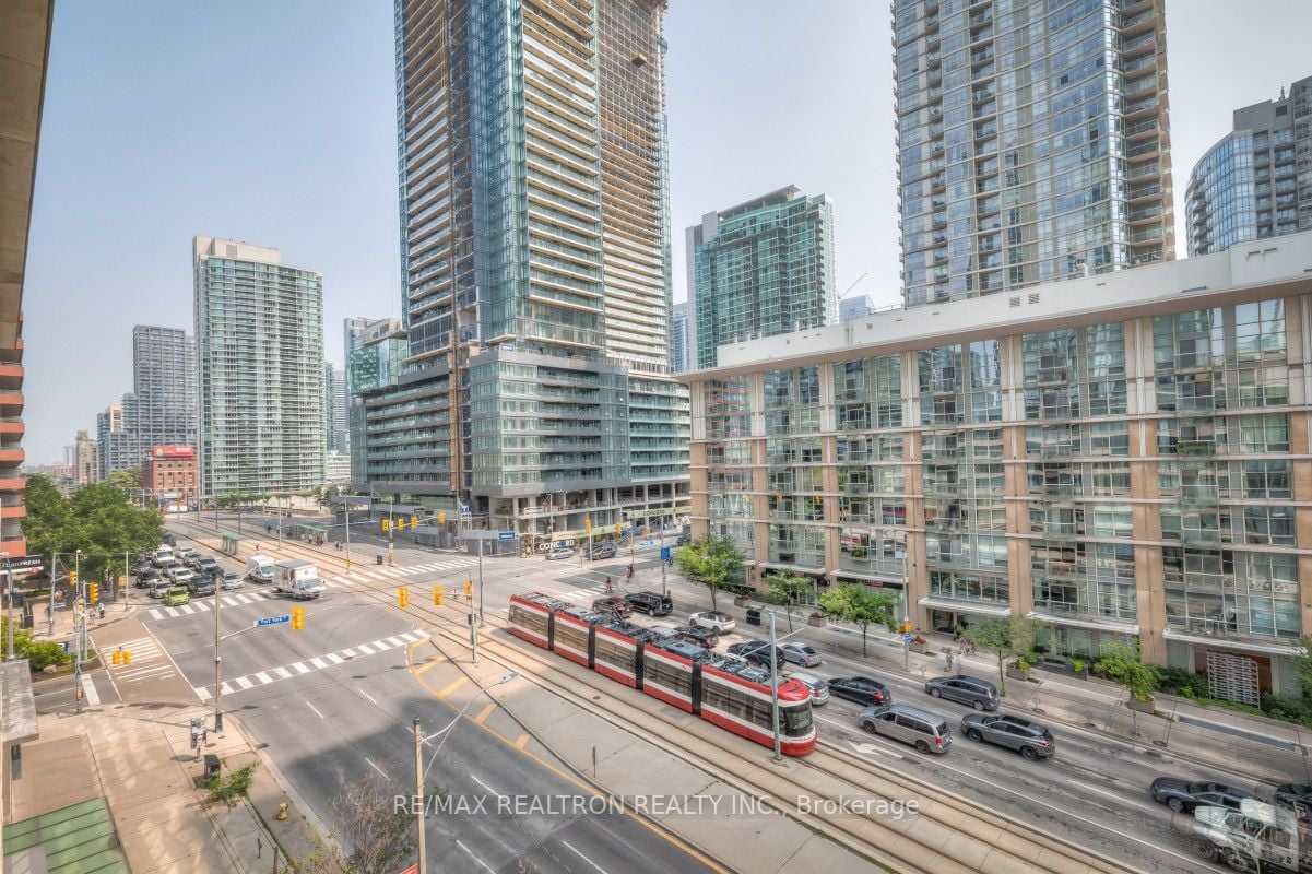 15 Brunel Crt, #715