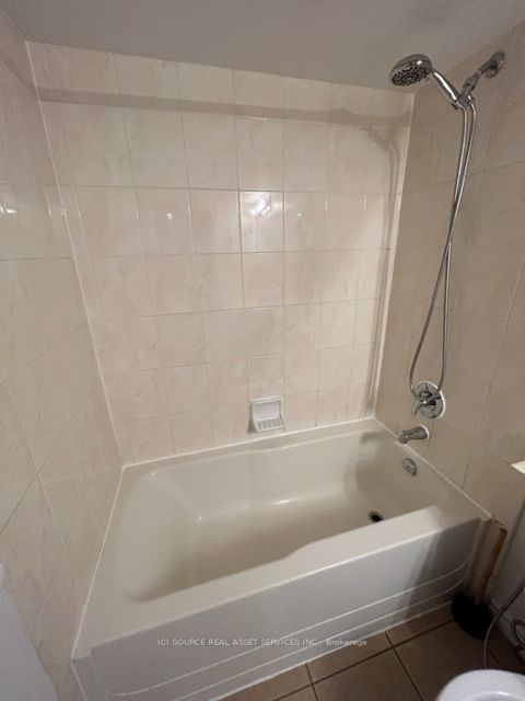 3840 Bathurst St, #408
