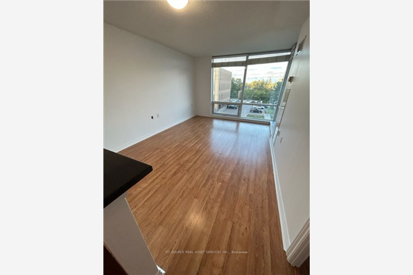 3840 Bathurst St, Toronto