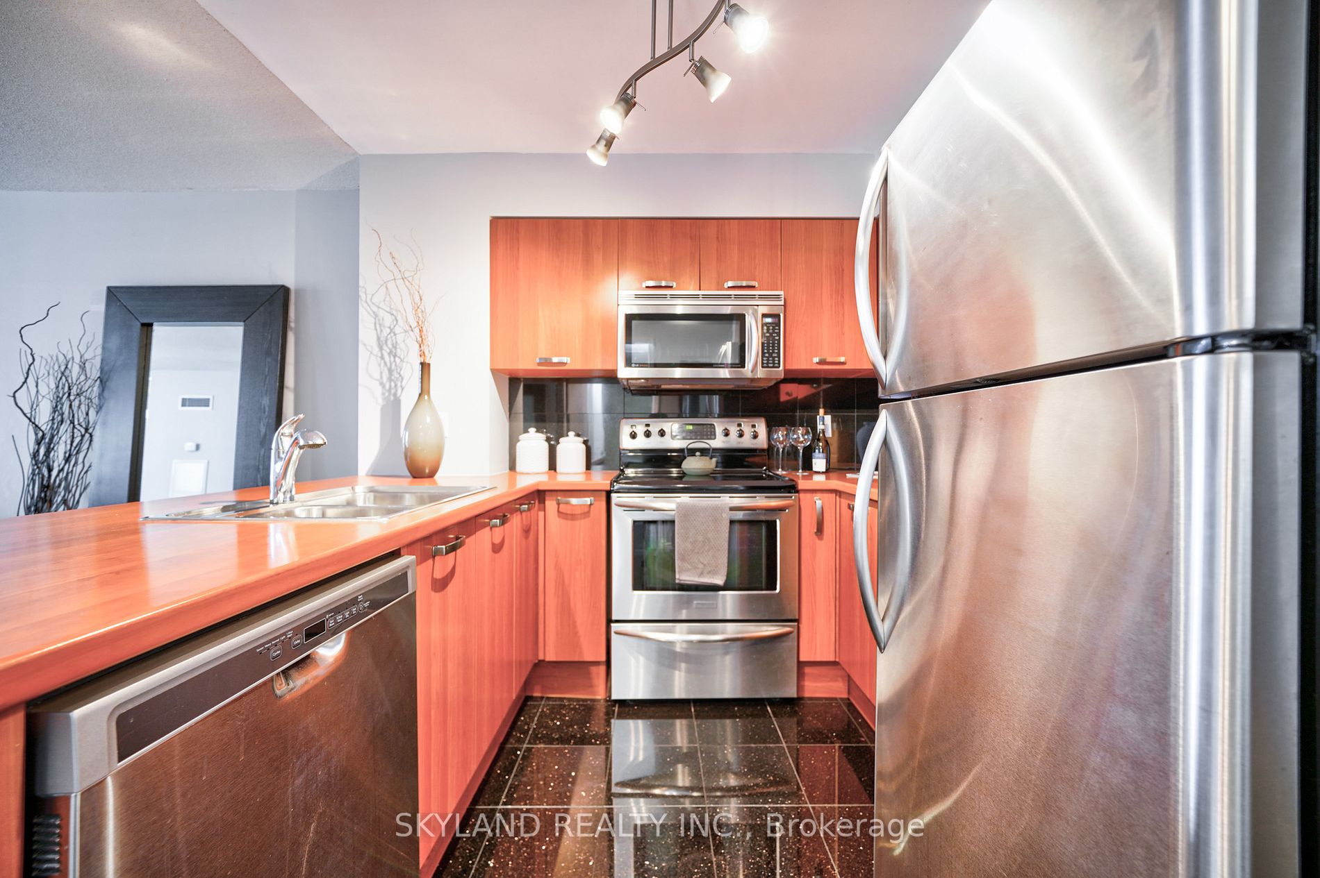 51 Harrison Garden Blvd, #401