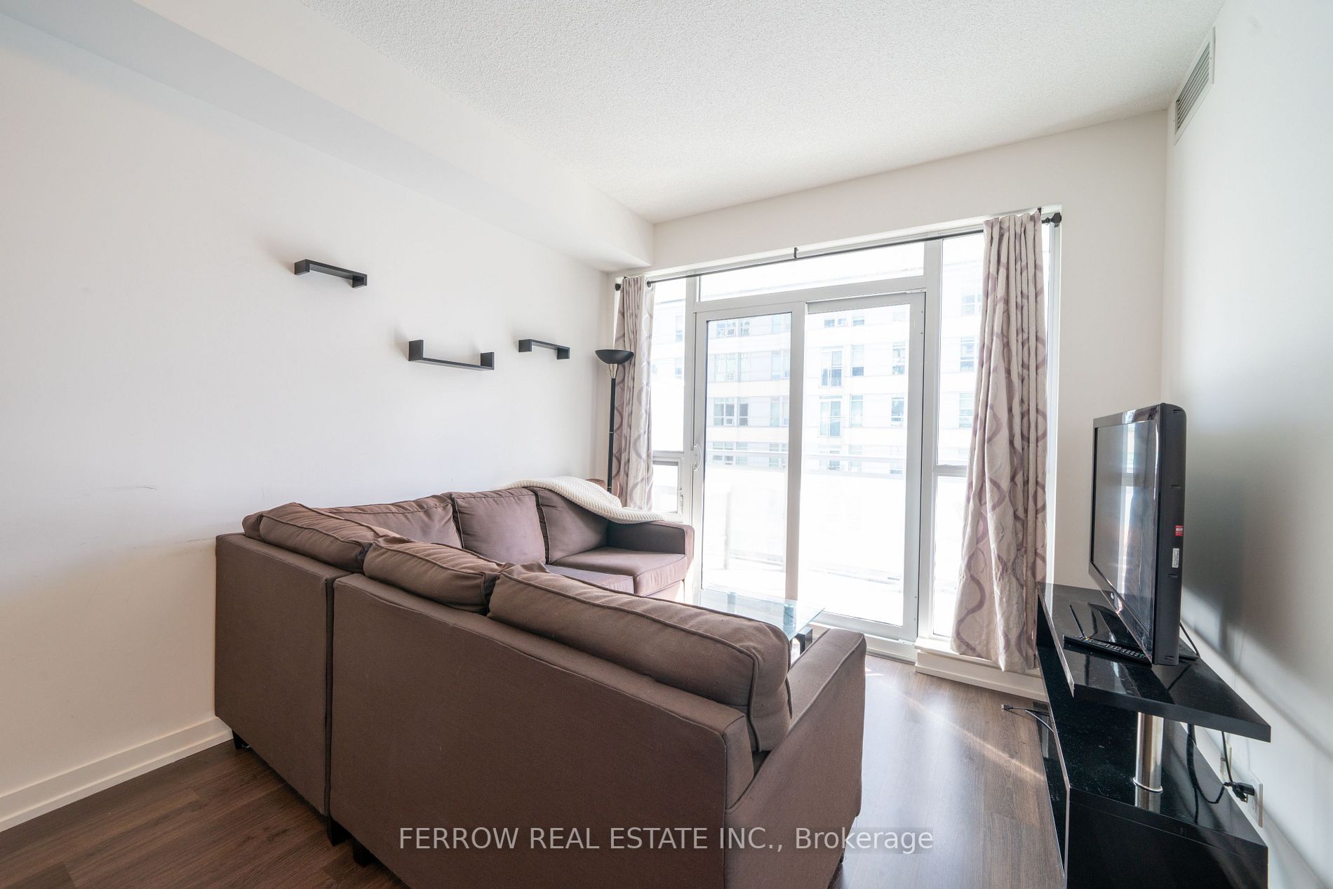 89 Dunfield Ave, #909