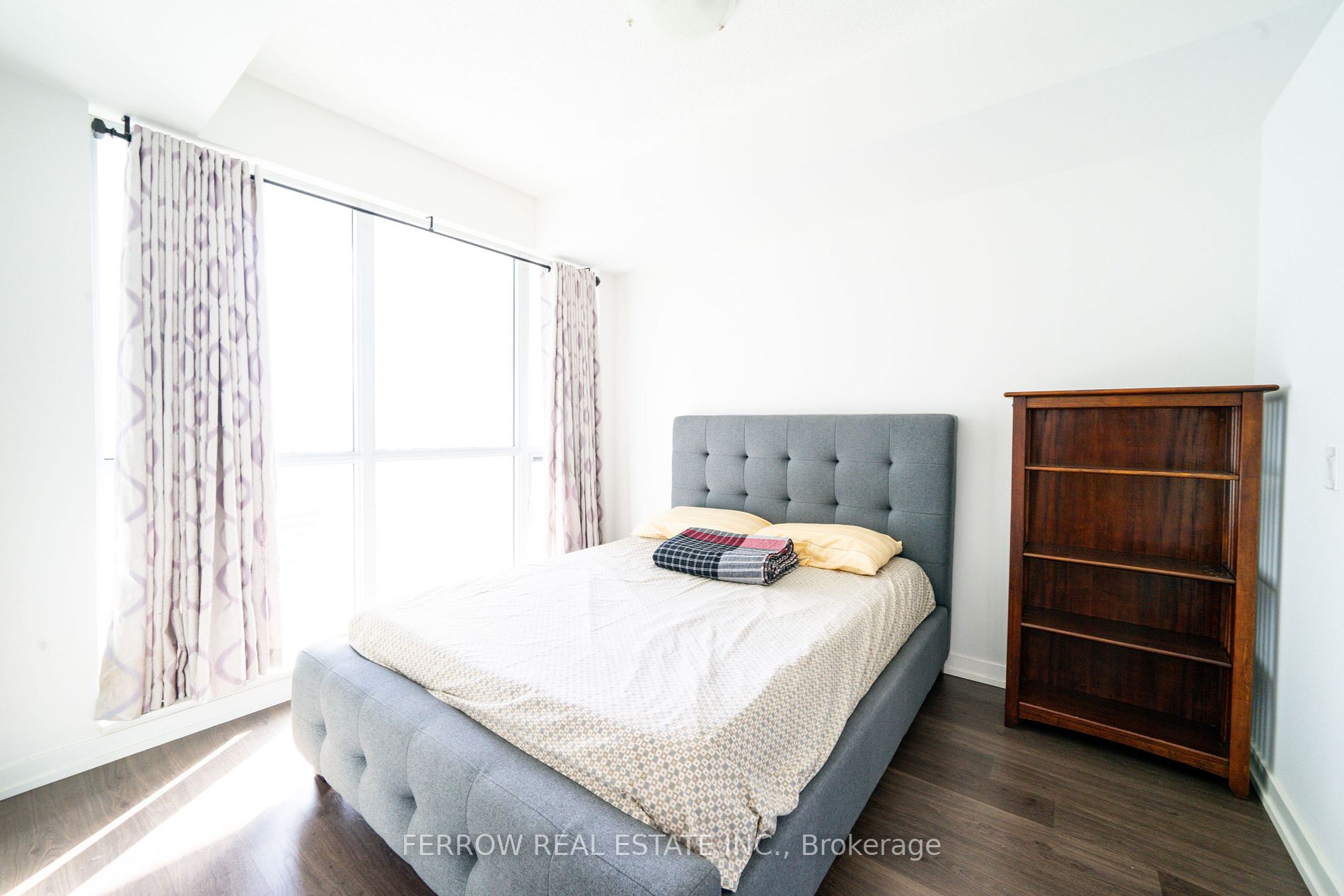 89 Dunfield Ave, #909