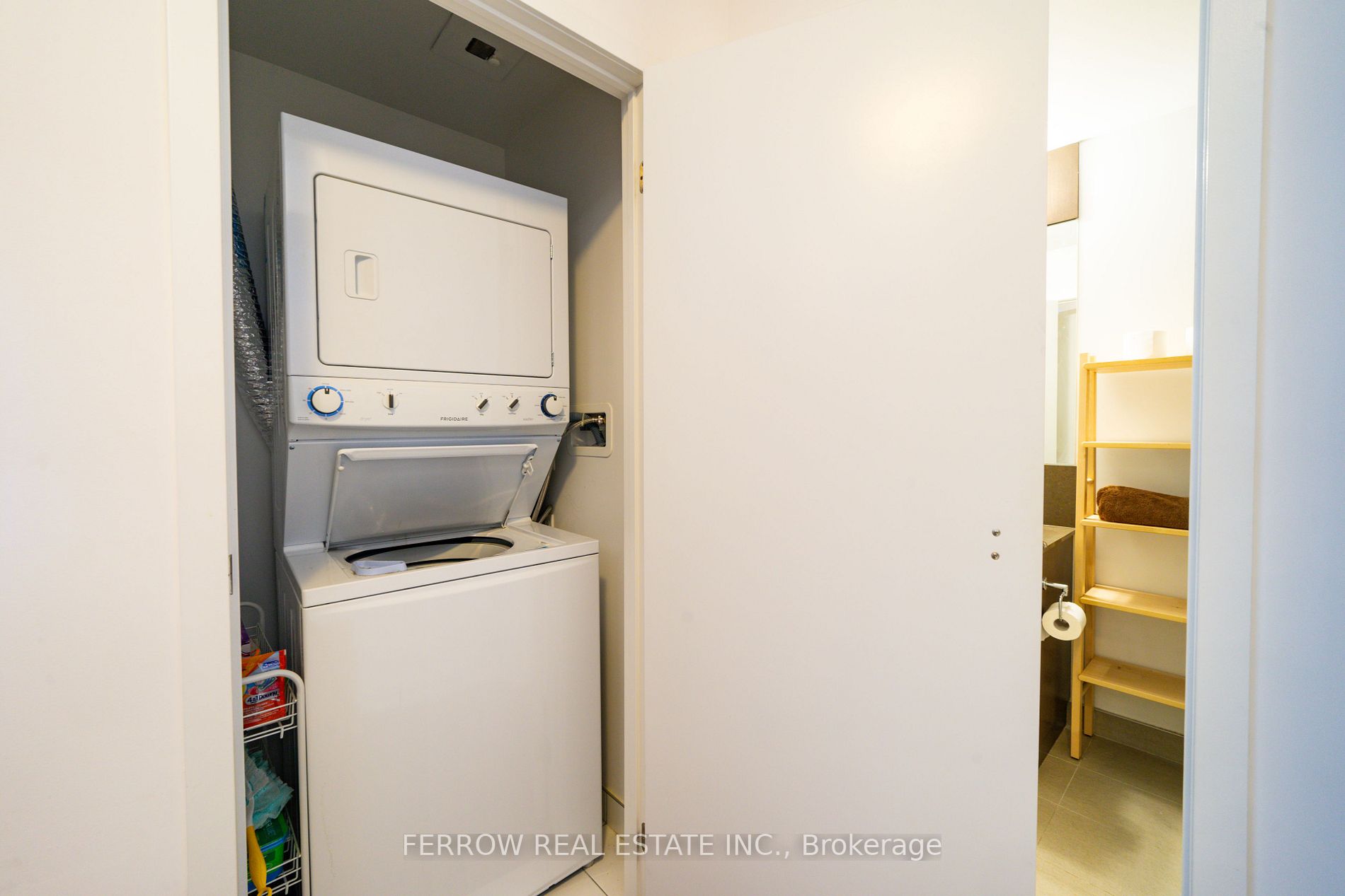 89 Dunfield Ave, #909