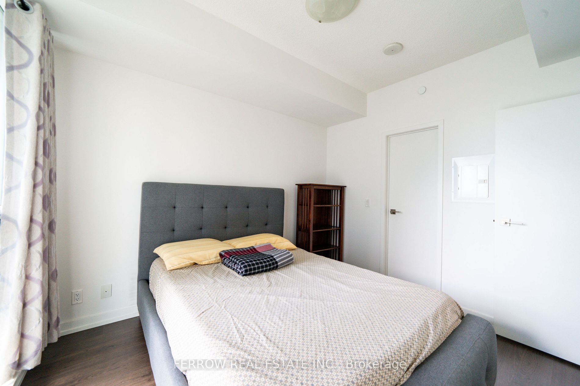 89 Dunfield Ave, #909
