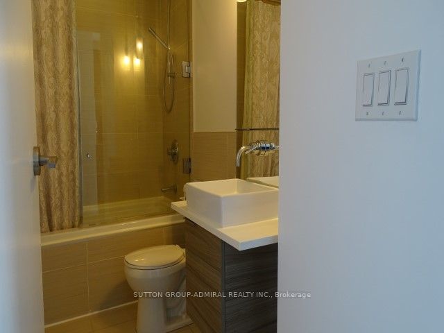 8 Charlotte Street, #2508