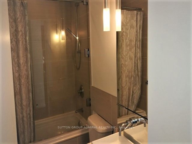 8 Charlotte Street, #2508
