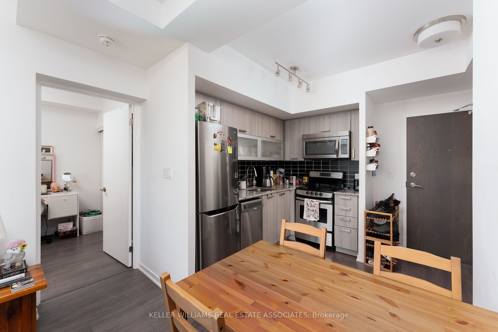 68 Abell St, #837