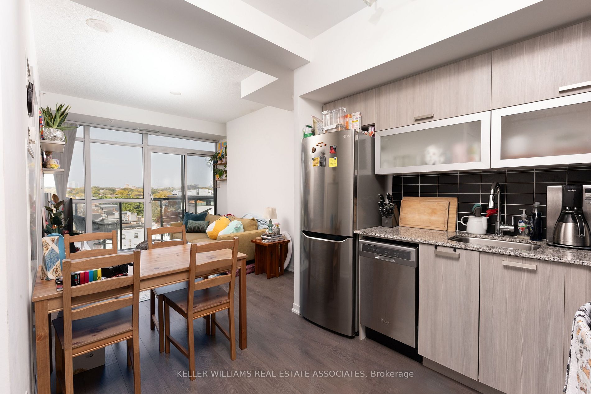 68 Abell St, #837