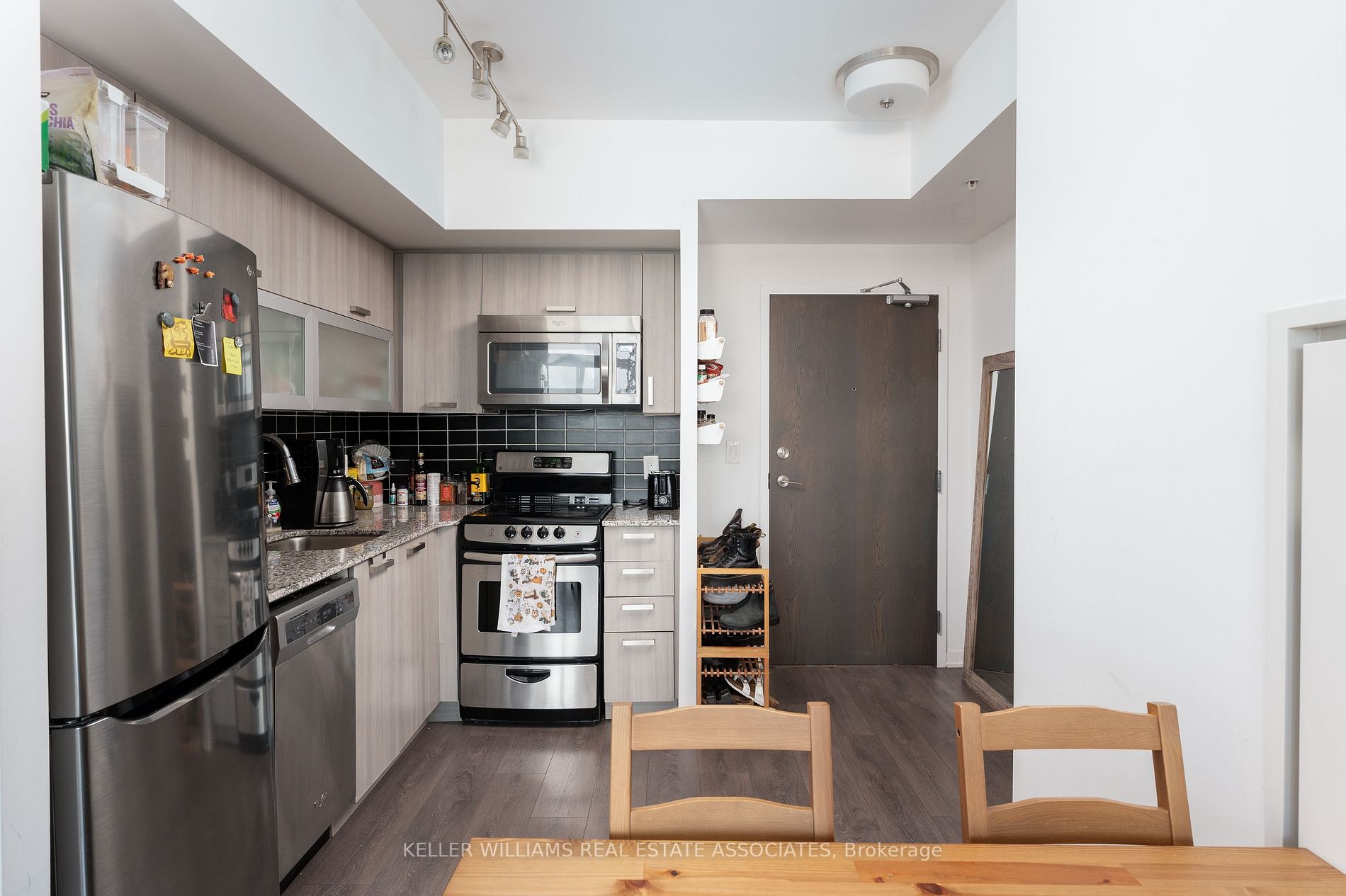 68 Abell St, #837