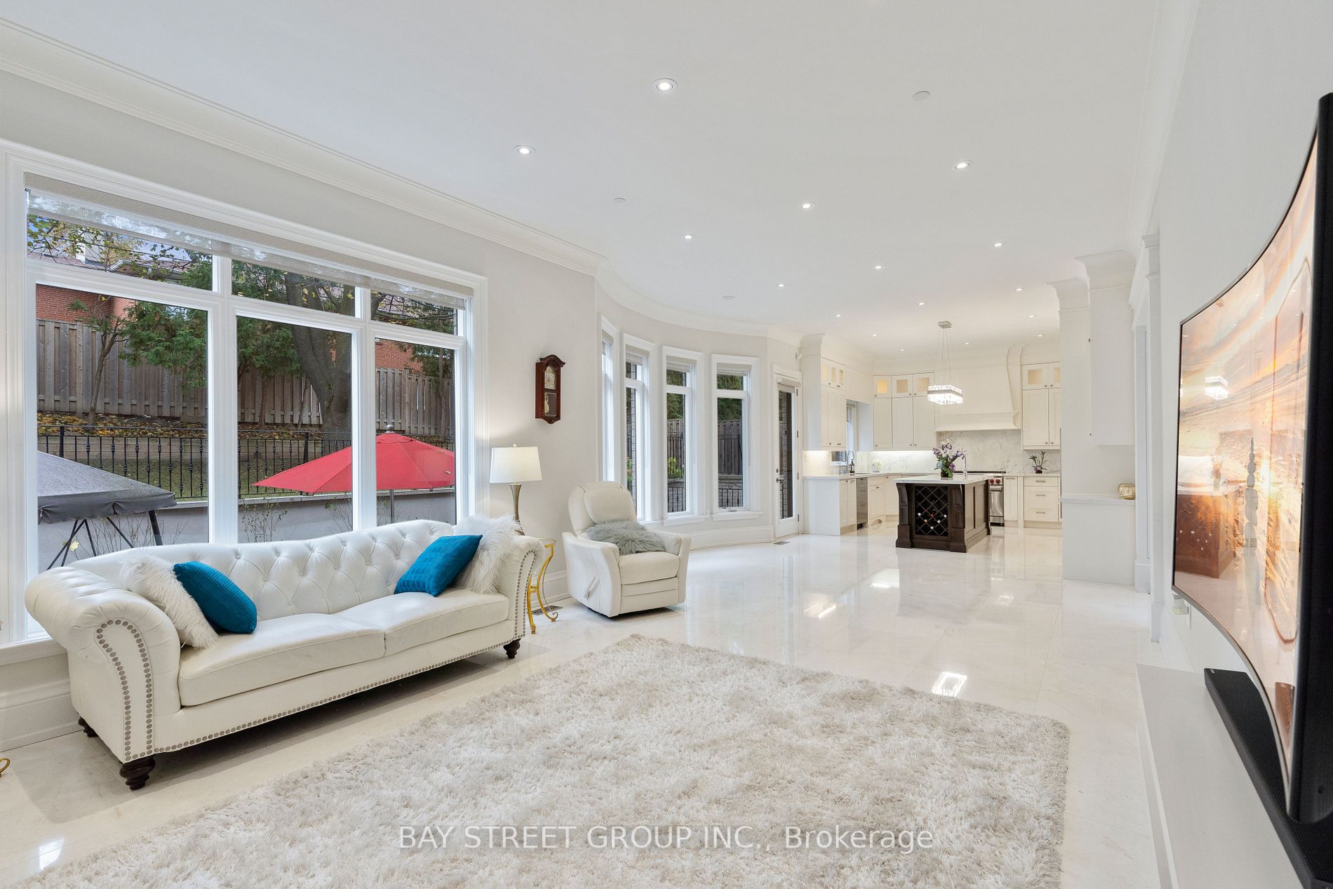18 VIAMEDE Crescent