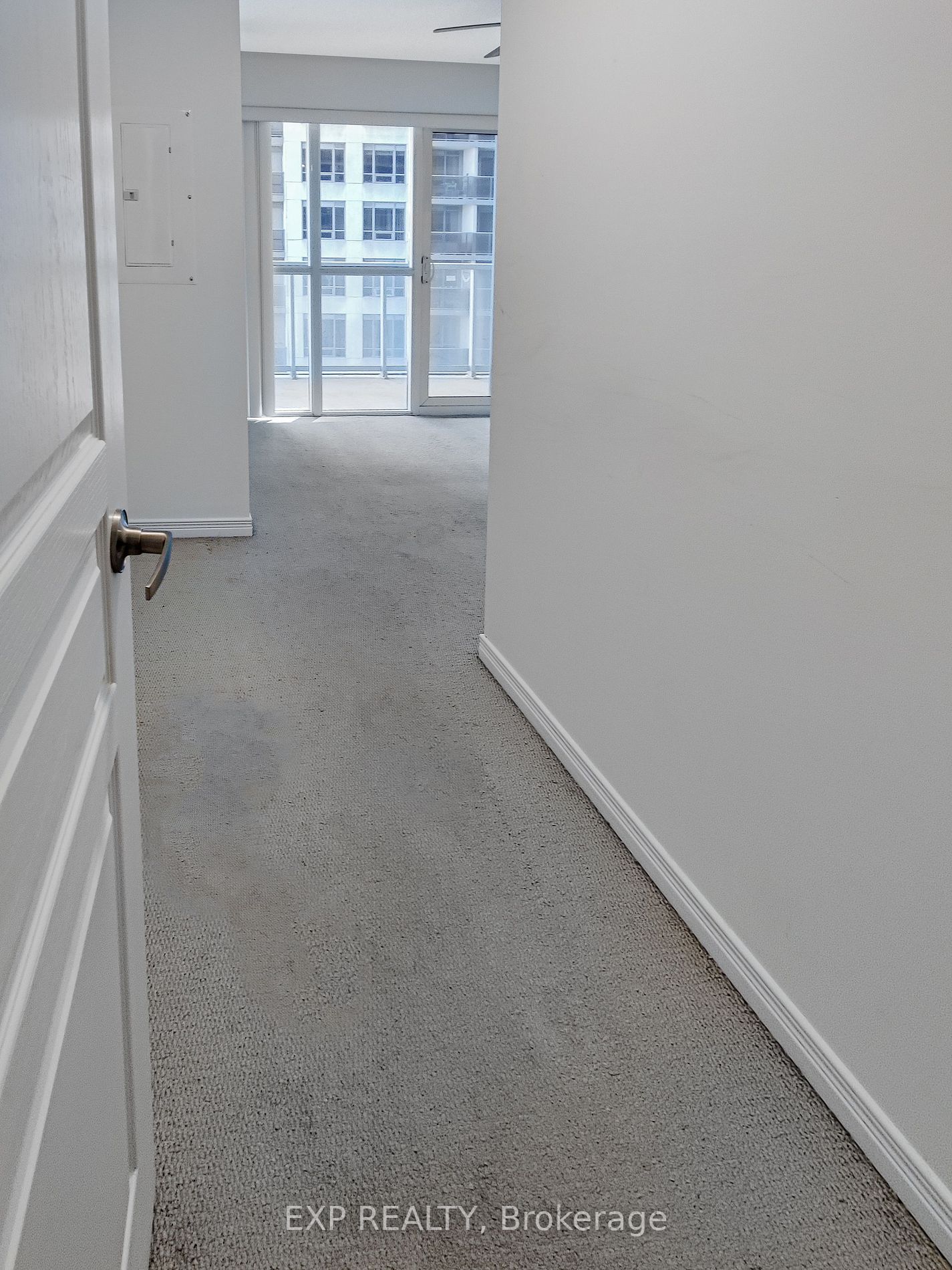 352 Front St W, #417
