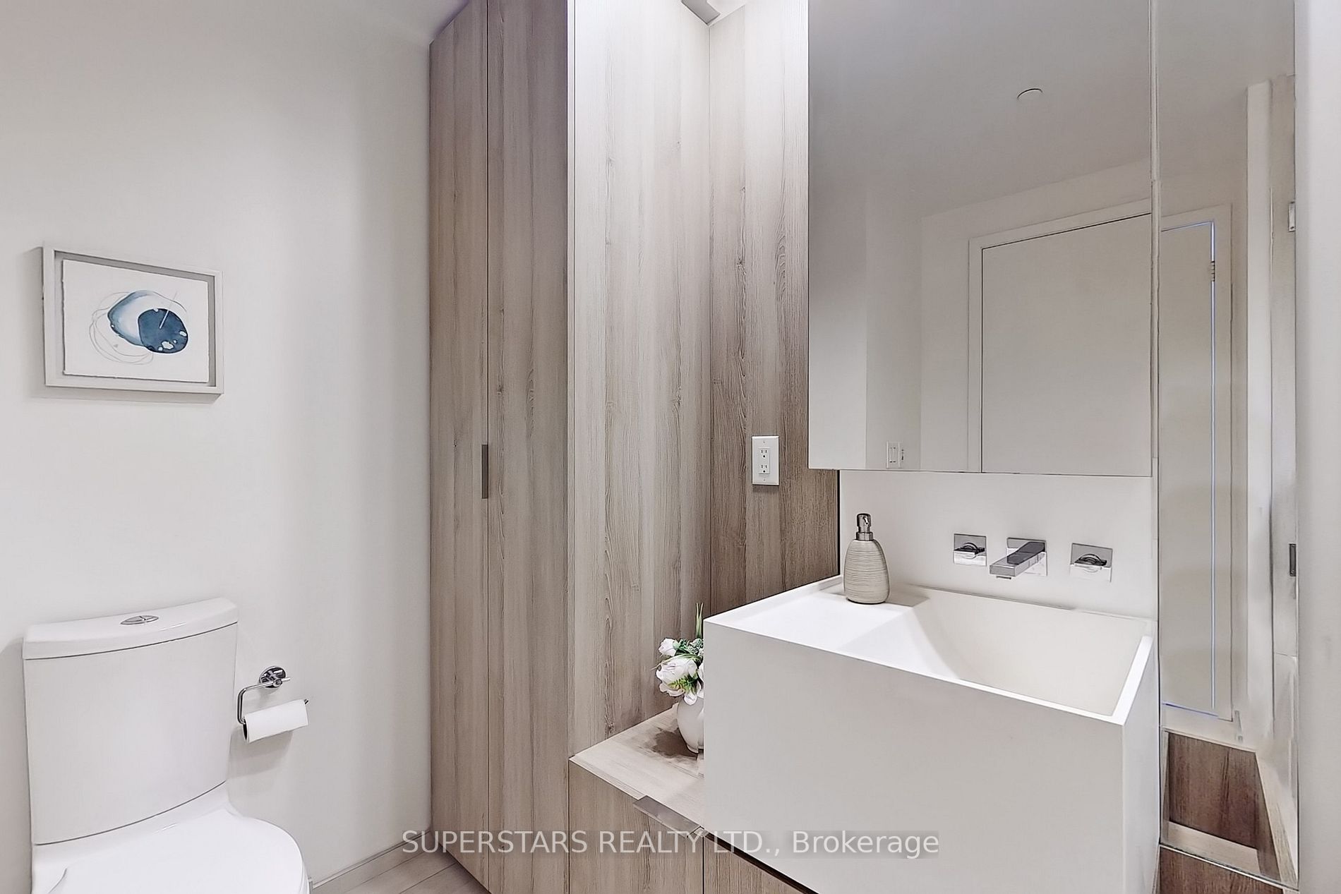 1 Bloor St E, #3309