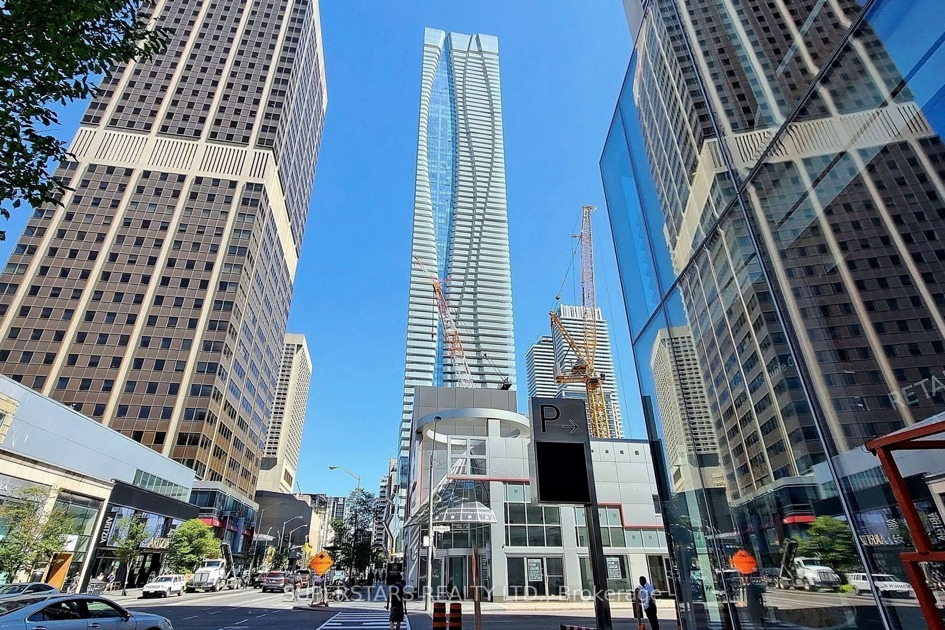 1 Bloor St E, #3309