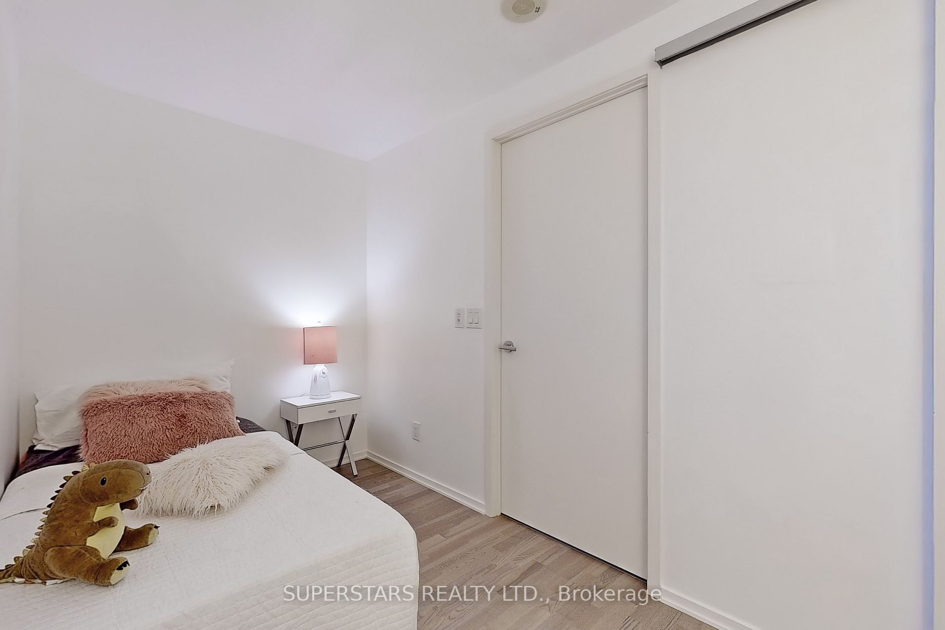 1 Bloor St E, #3309
