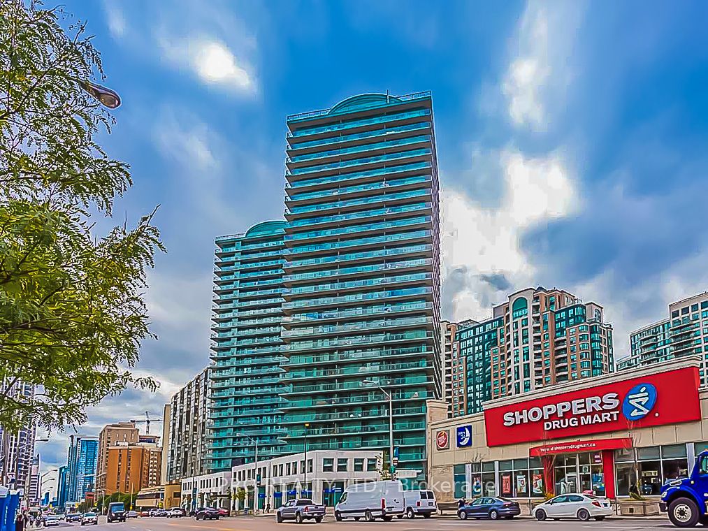 5500 Yonge St, #807