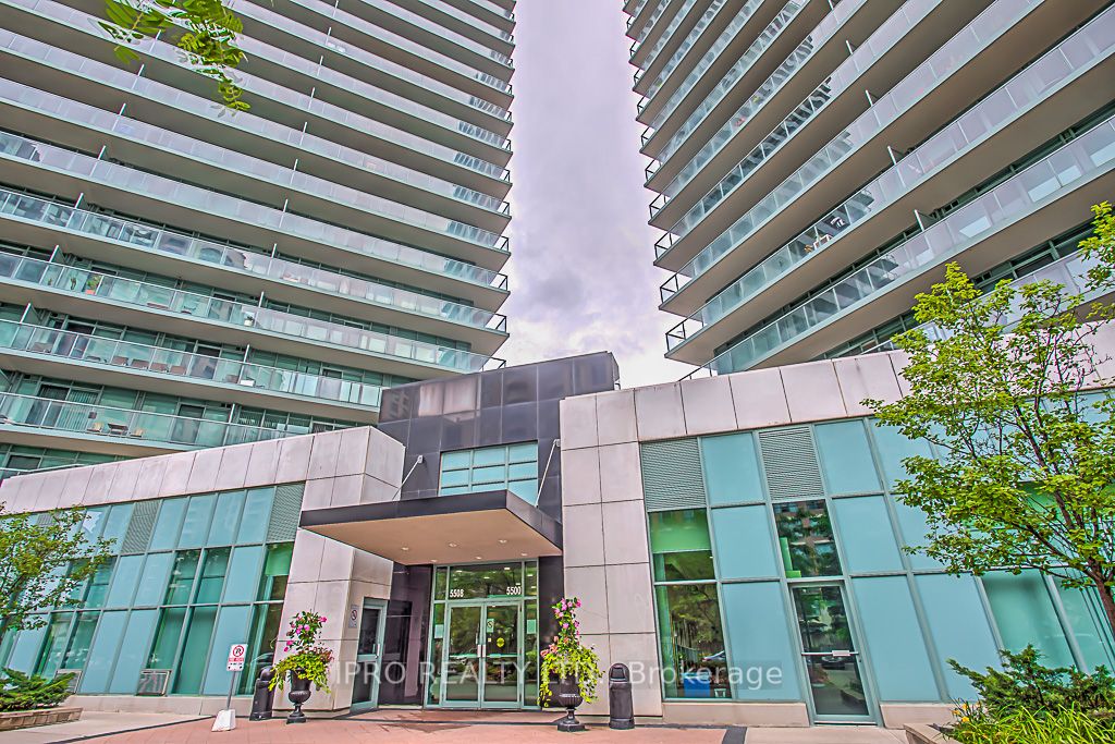 5500 Yonge St, #807