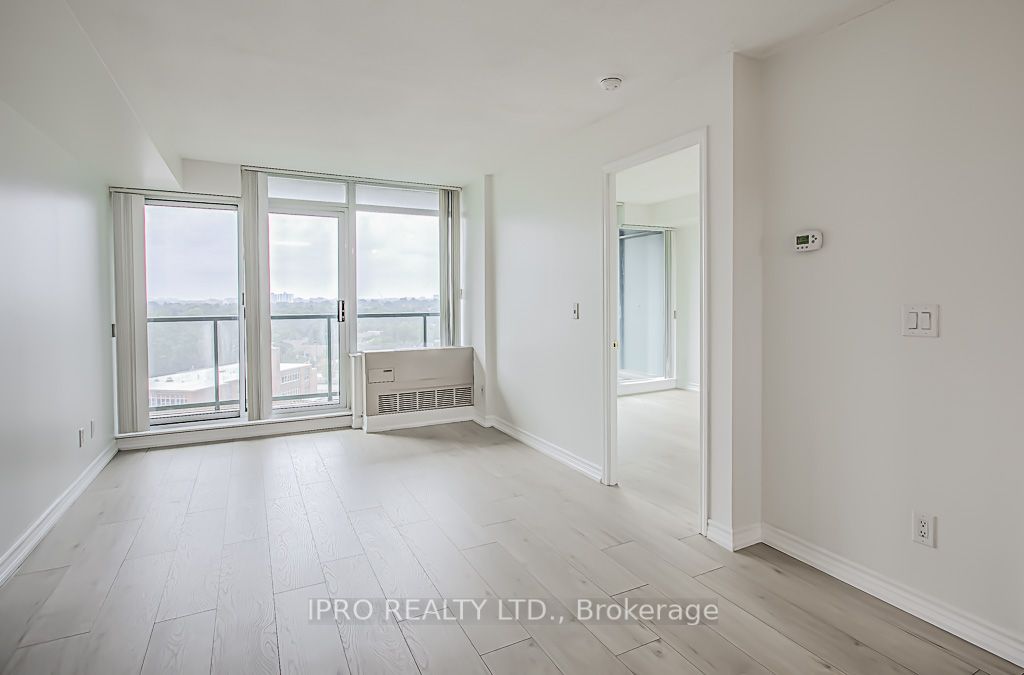 5500 Yonge St, #807