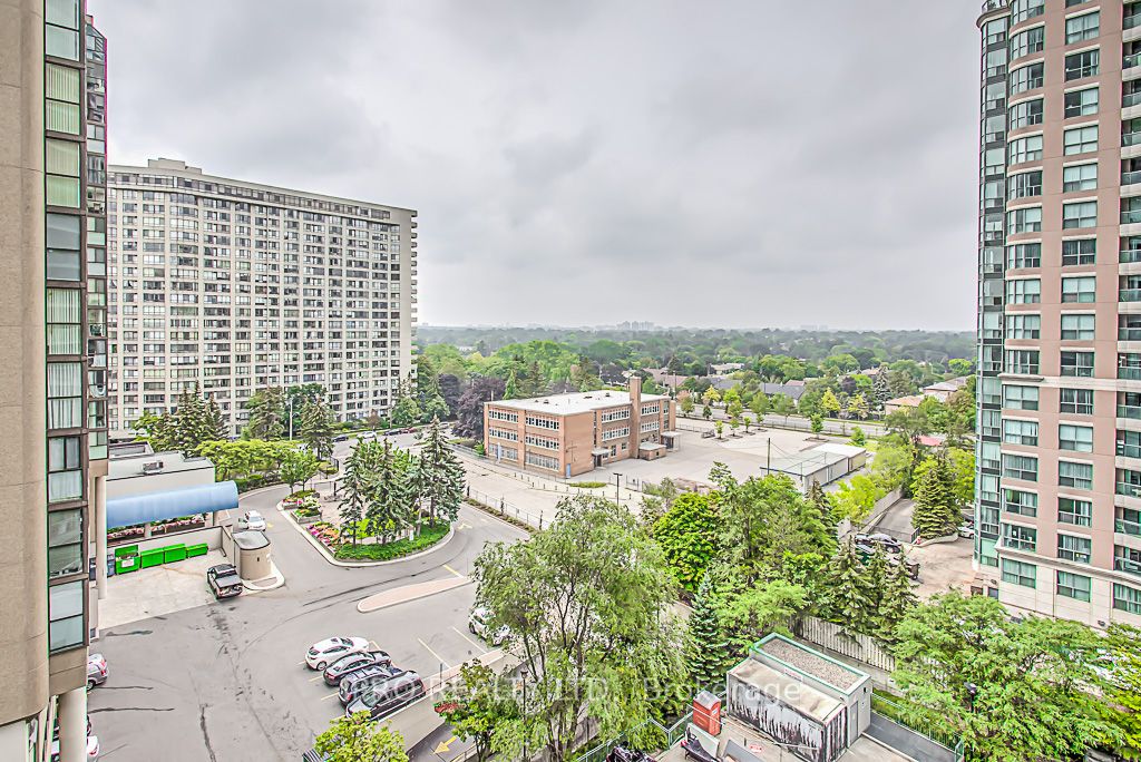 5500 Yonge St, #807