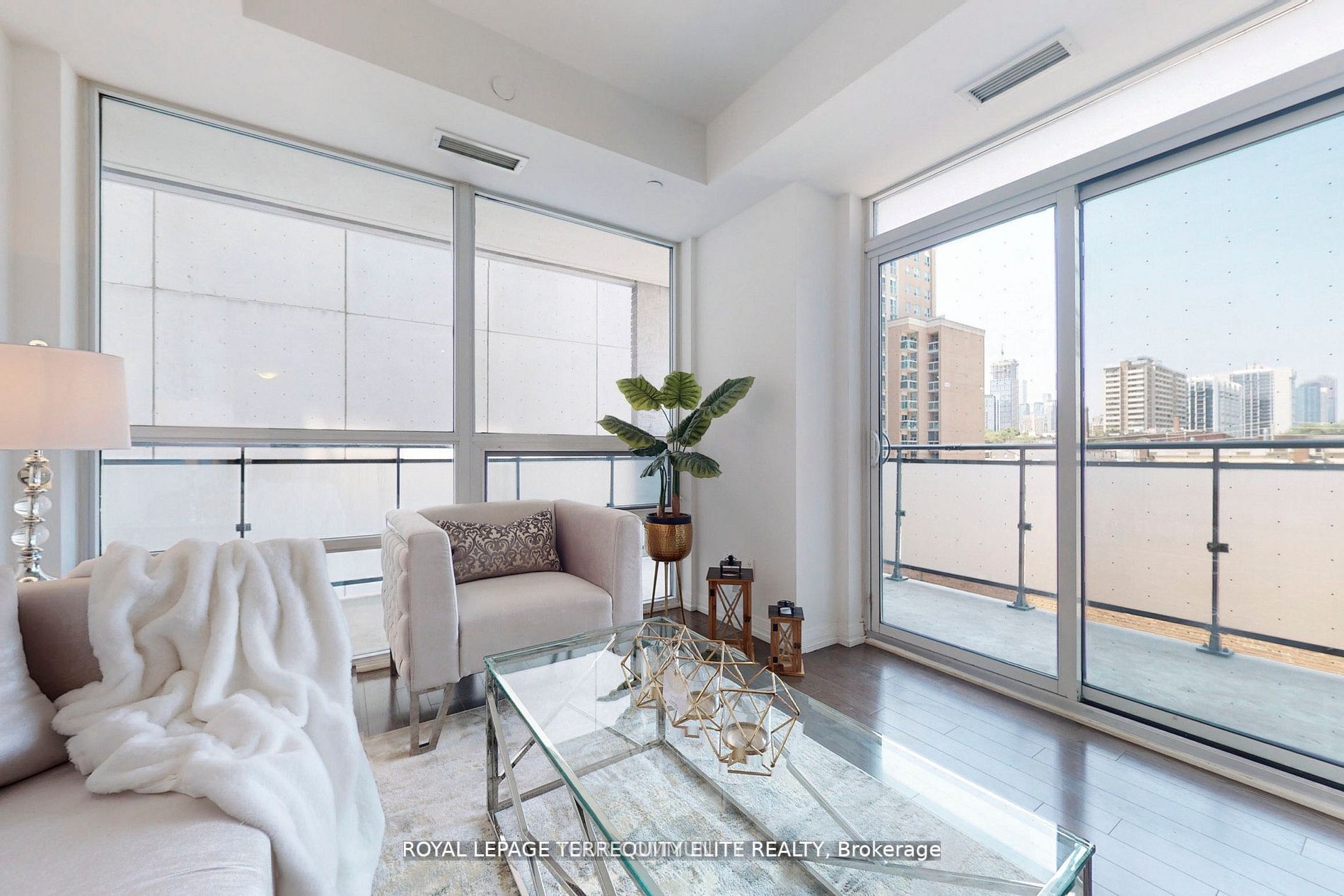 460 Adelaide St, #505