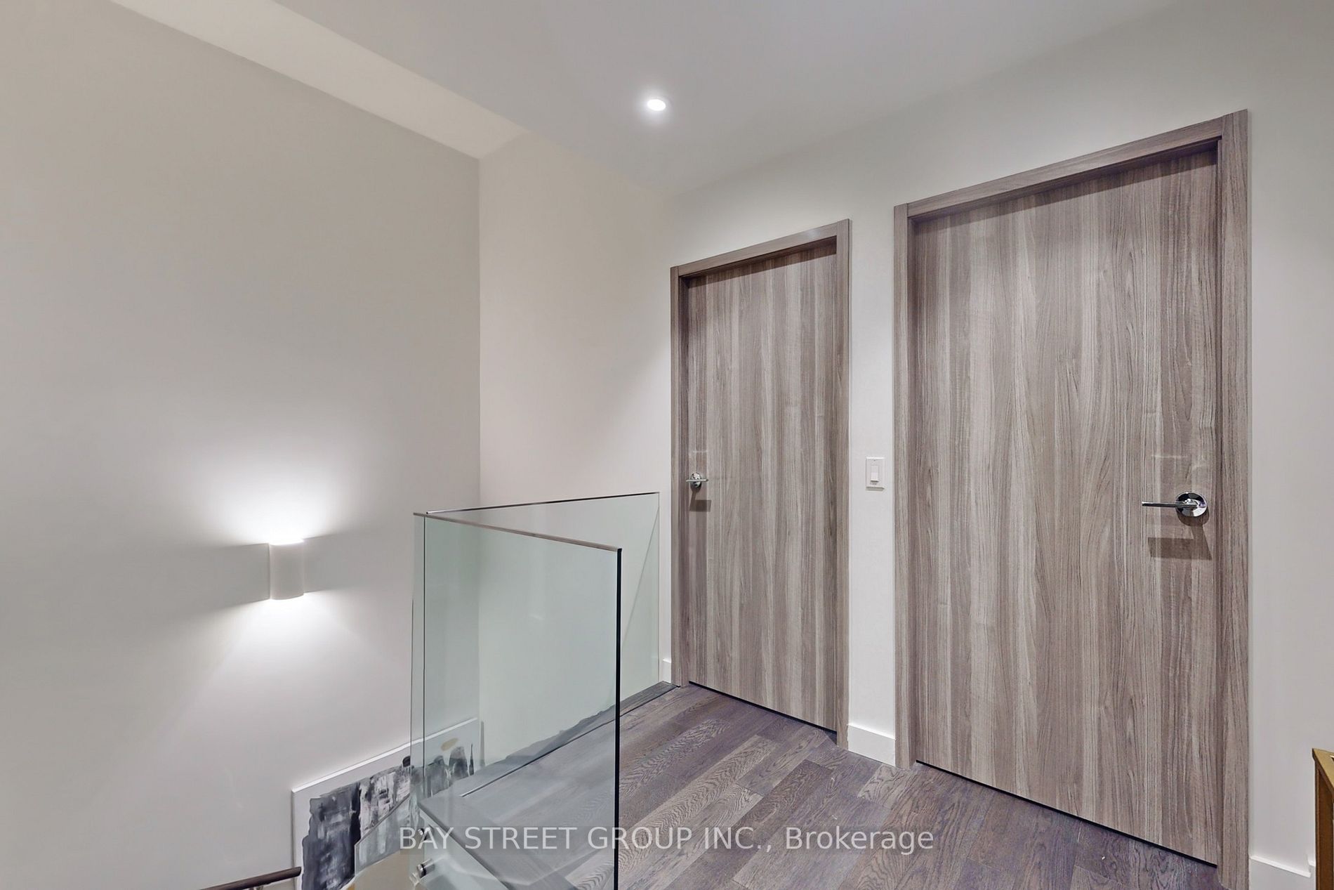 95 Mcmahon Dr, #Th101