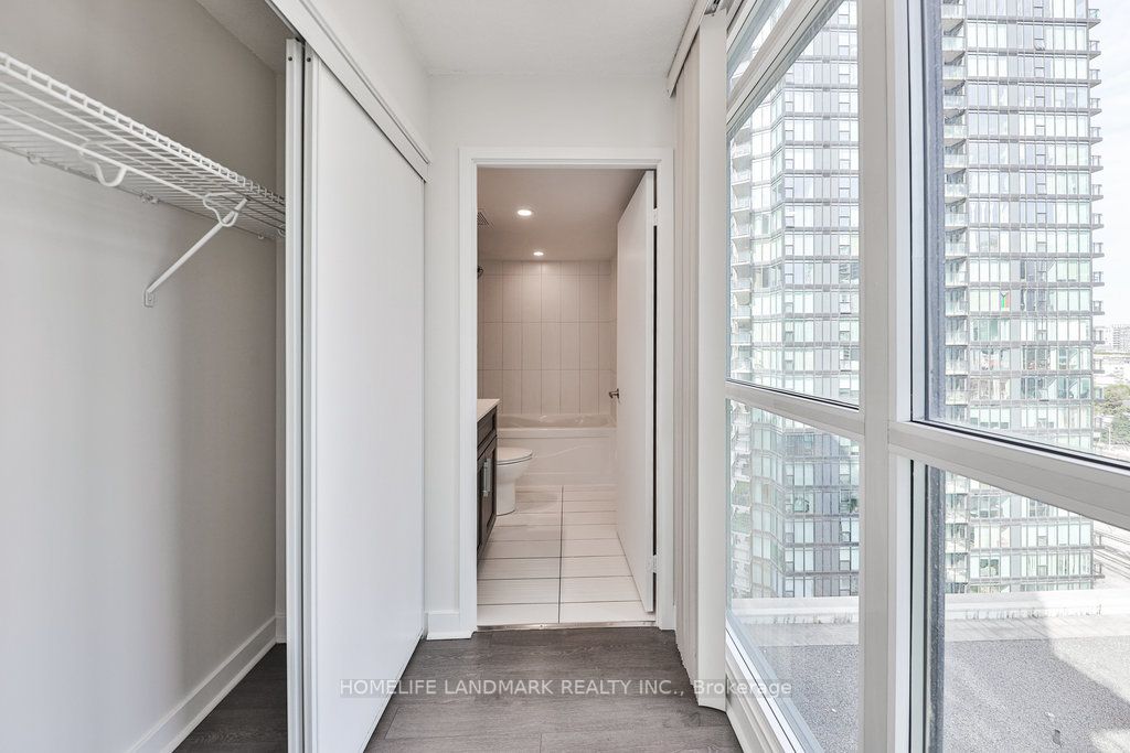 8 Telegram Mews, #1607