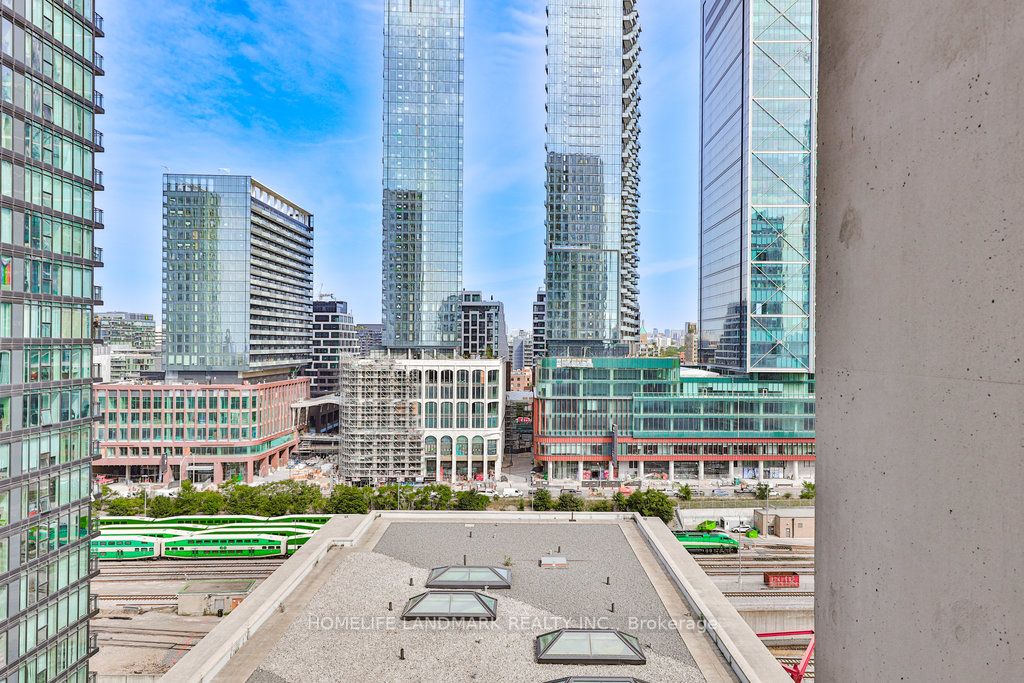 8 Telegram Mews, #1607