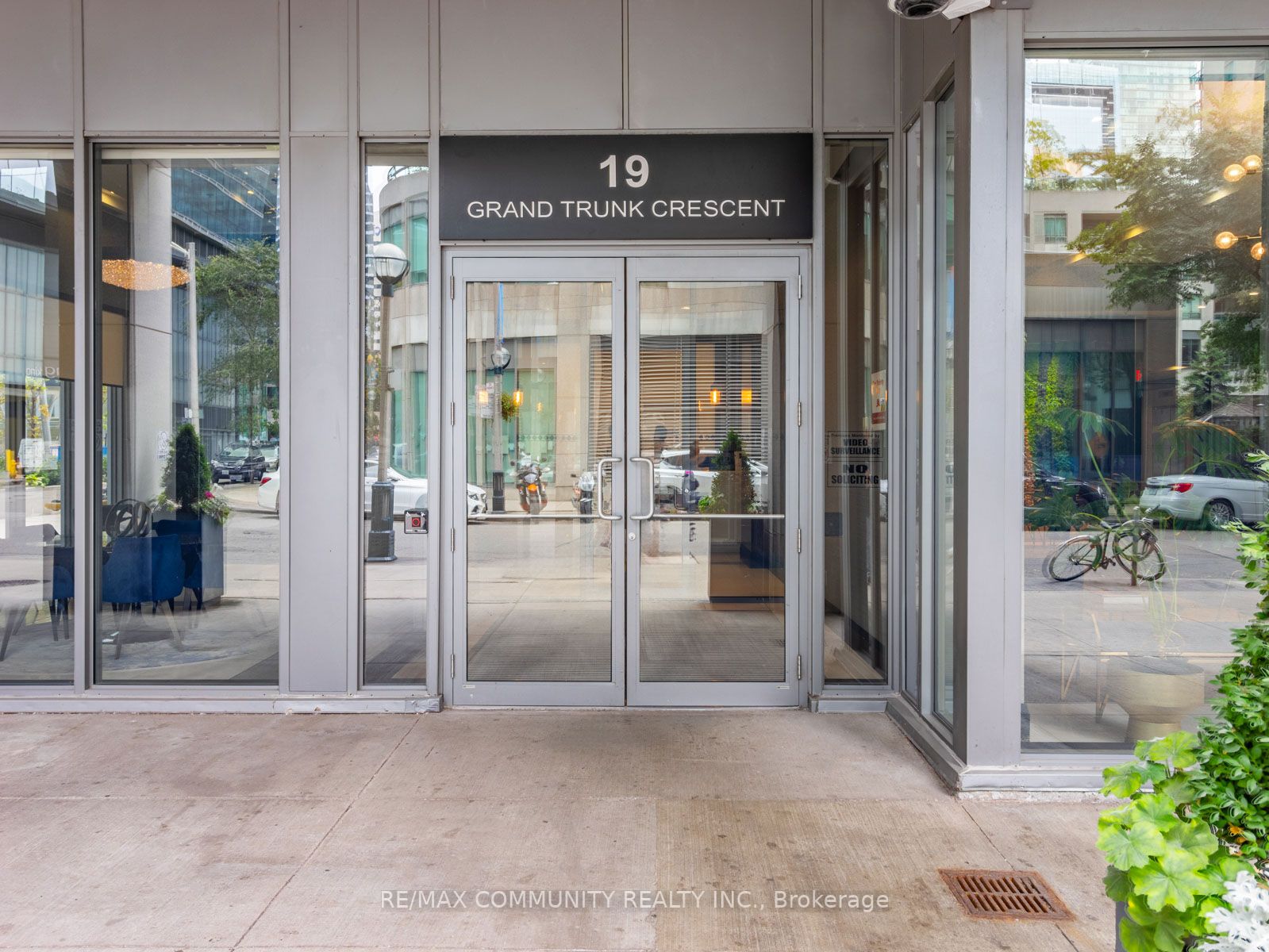 19 Grand Trunk Cres, #3612