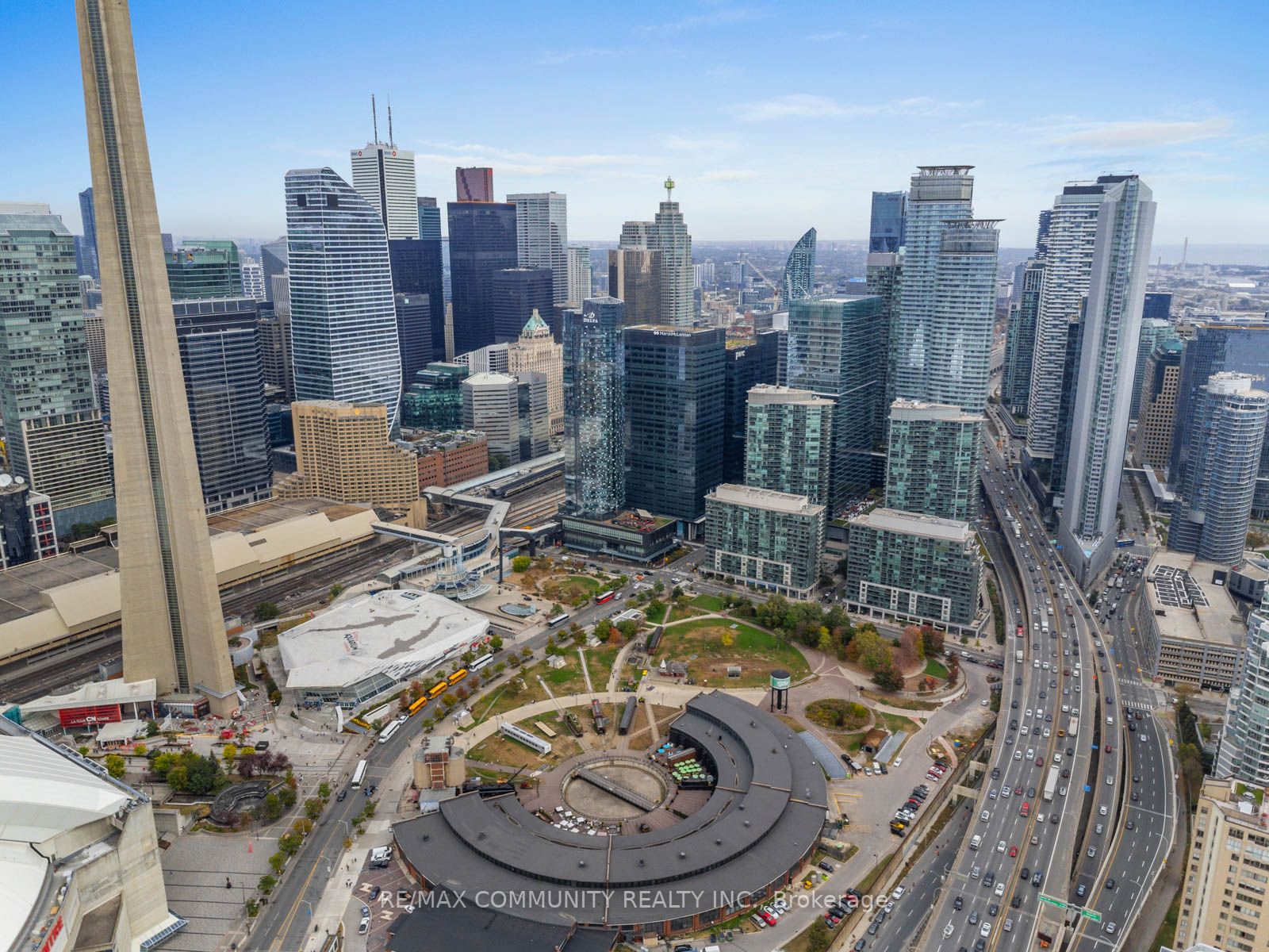 19 Grand Trunk Cres, #3612