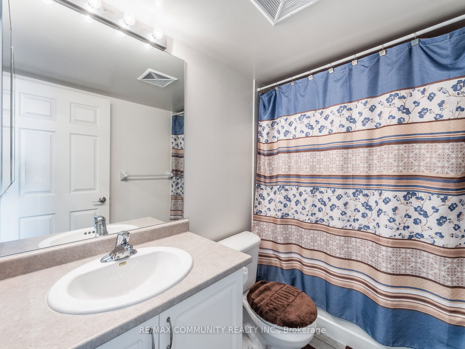 19 Grand Trunk Cres, #3612