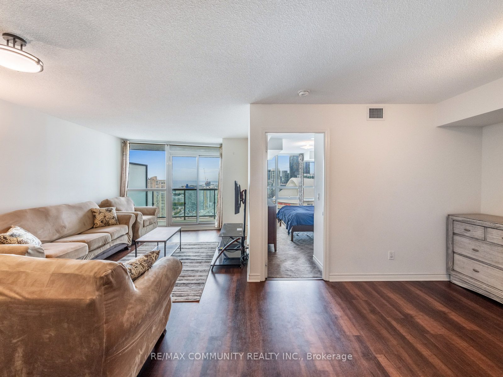 19 Grand Trunk Cres, #3612