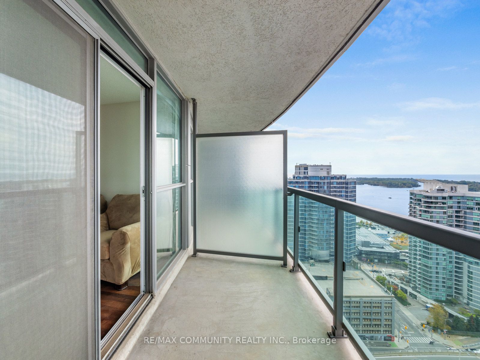 19 Grand Trunk Cres, #3612