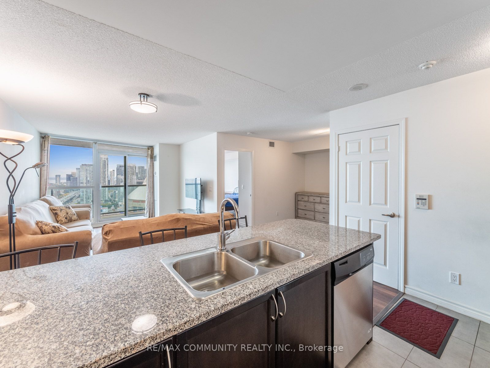 19 Grand Trunk Cres, #3612