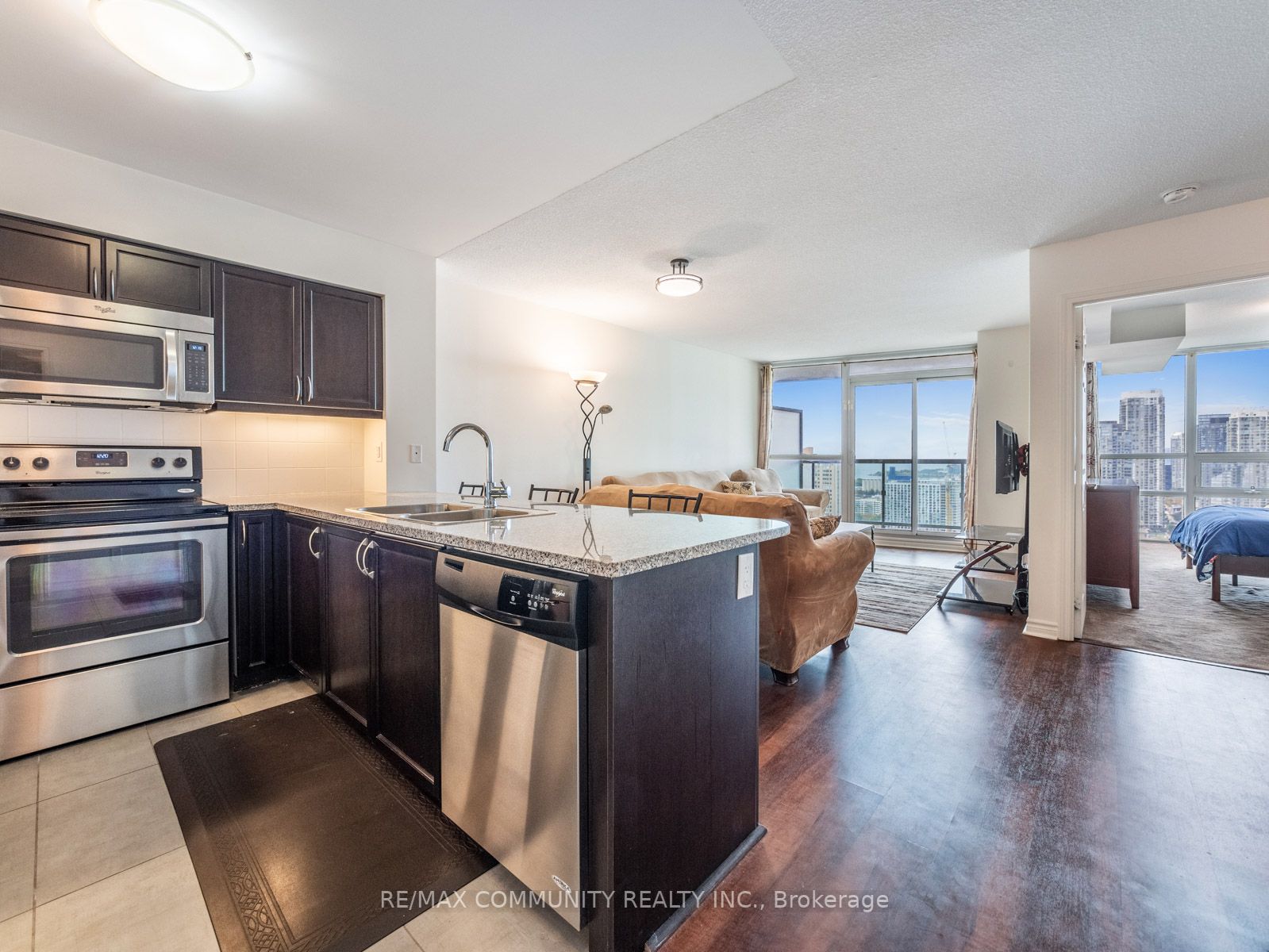 19 Grand Trunk Cres, #3612