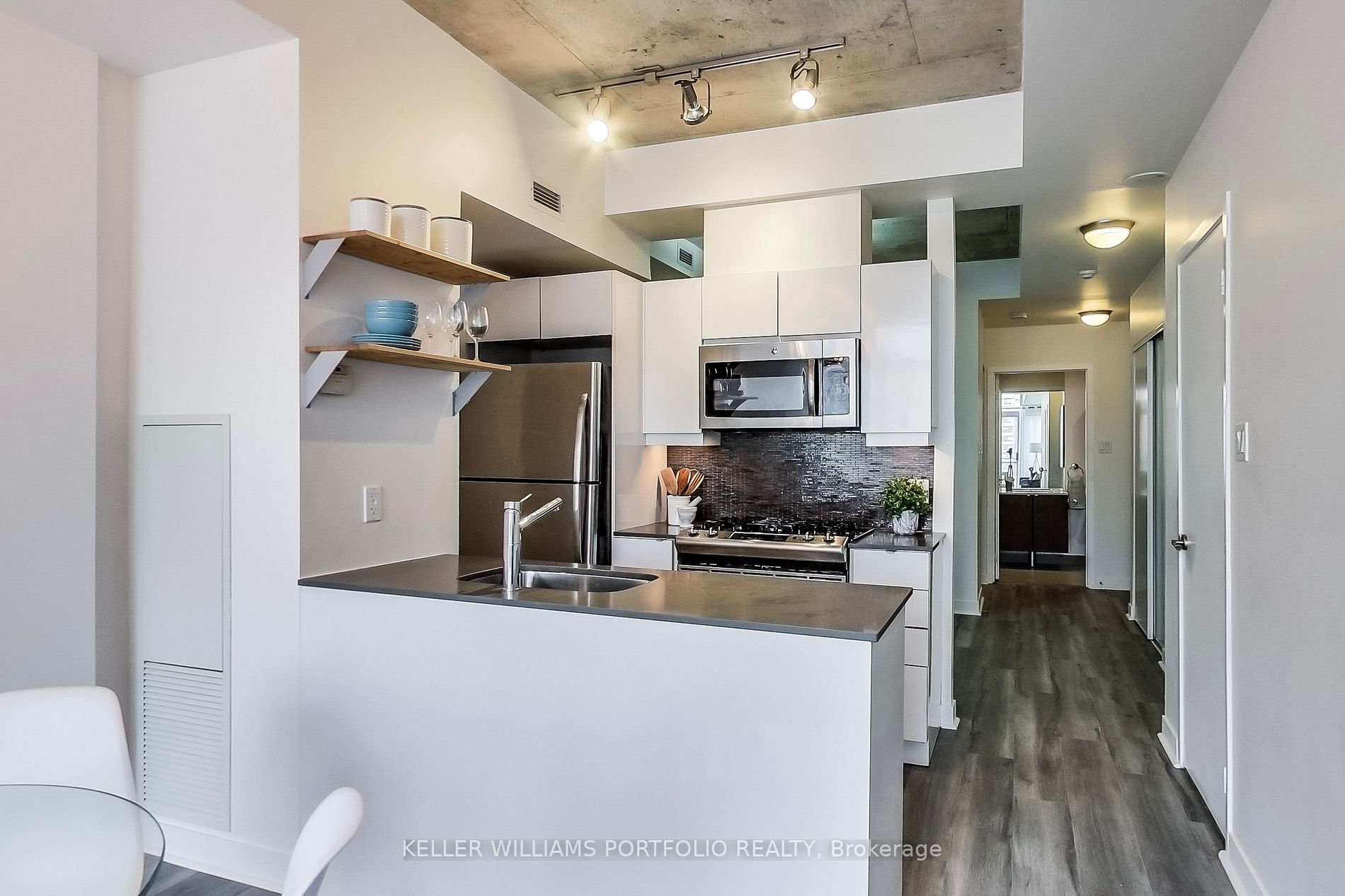 127 Queen Street E #507